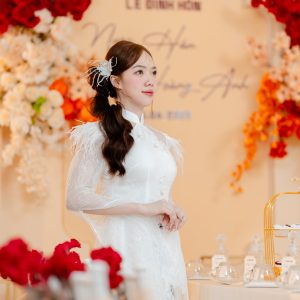 ÁO DÀI CƯỚI CÁCH TÂN ĐÍNH LÔNG VŨ