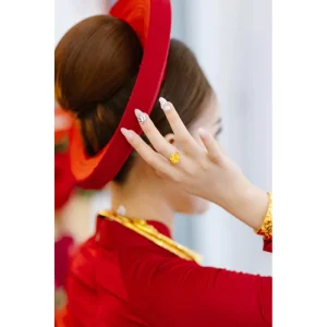 MẤN ĐỘI ĐẦU CÔ DÂU TRUYỀN THỐNG