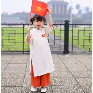 Áo Dài Bé Gái Yêu Nước